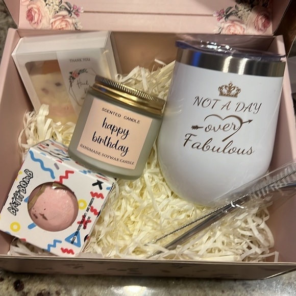 NEW Fabulous & 40 Happy Birthday Box in Pink - Picture 2 of 12